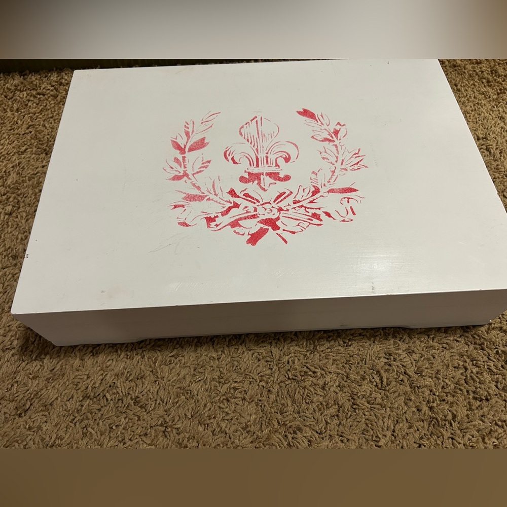 Gorgeous old silverware box chalk painted and waxed Fleur-de-lis
